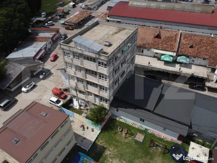 Spațiu comercial, de 1,080 mp, în Ultracentral