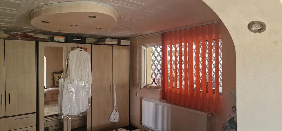 Casă cu 3 camere cu Teren 450 Mp în Bănești