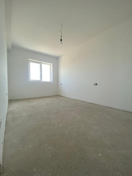 Penthouse cu 3 camere decomandat în Torontalului