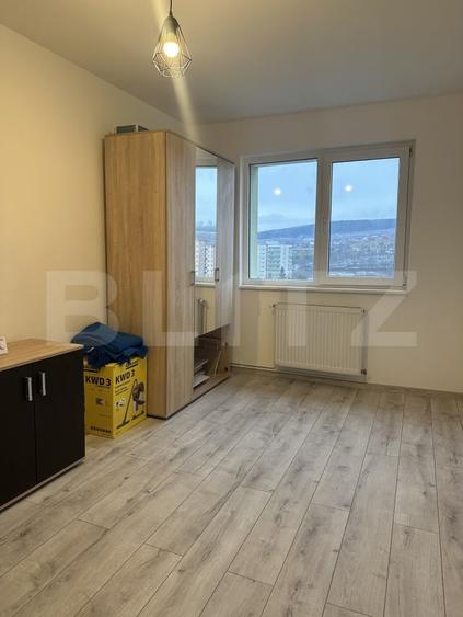 Apartament cu 3 camere decomandat în Dâmbu Pietros