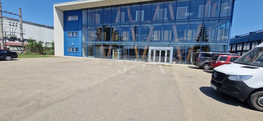 Spațiu comercial, de 1,600 mp, în Tunari
