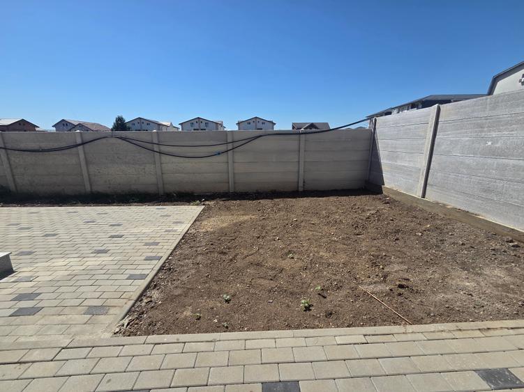 Casă individuală cu 4 camere cu Canalizare în Central