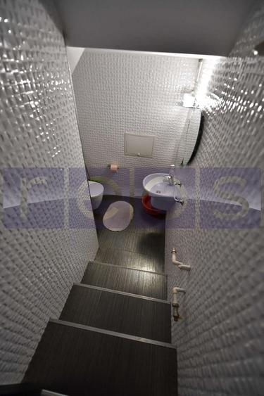 Casă individuală cu 5 camere cu Canalizare în Vatra Luminoasă