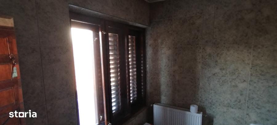 Casă cu 4 camere cu Teren 178 Mp în Universitate
