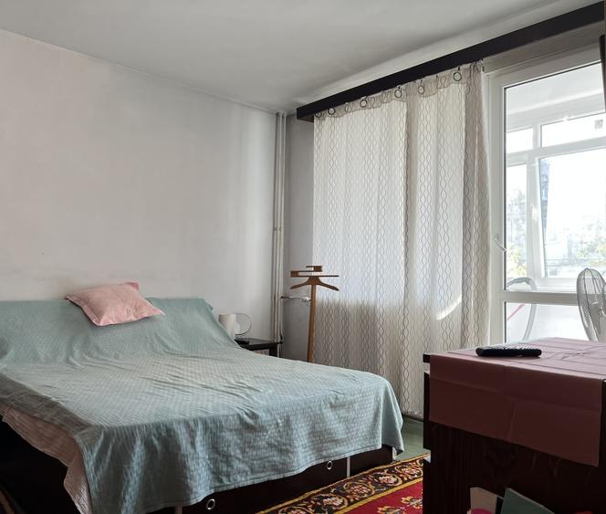 Apartament cu 3 camere decomandat în Drumul Taberei