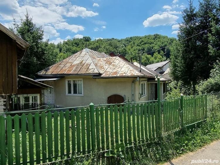 Casă cu 5 camere în Aluniș