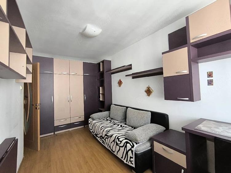 Apartament cu 3 camere decomandat în Horia