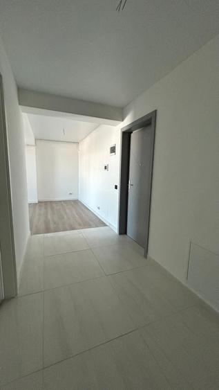 Apartament cu 3 camere semidecomandat în Albert