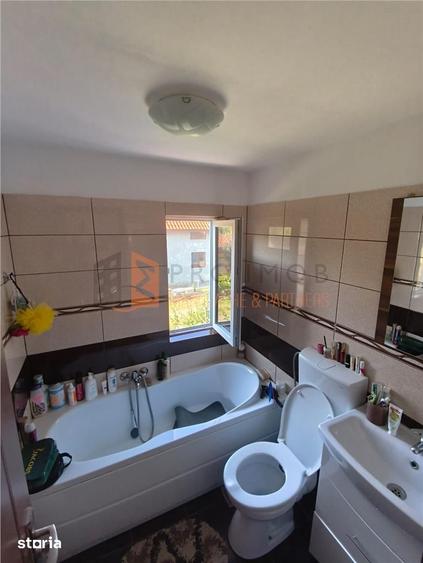Casă cu 5 camere decomandat cu Teren 1350 Mp în Vintilă Vodă