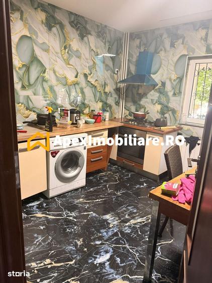 Apartament cu 4 camere decomandat în Vitan