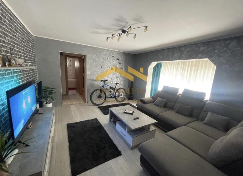 Apartament cu 3 camere decomandat, mobilat în Aradului