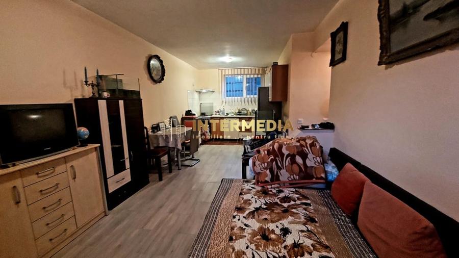 Apartament cu 2 camere decomandat, mobilat în Cetate