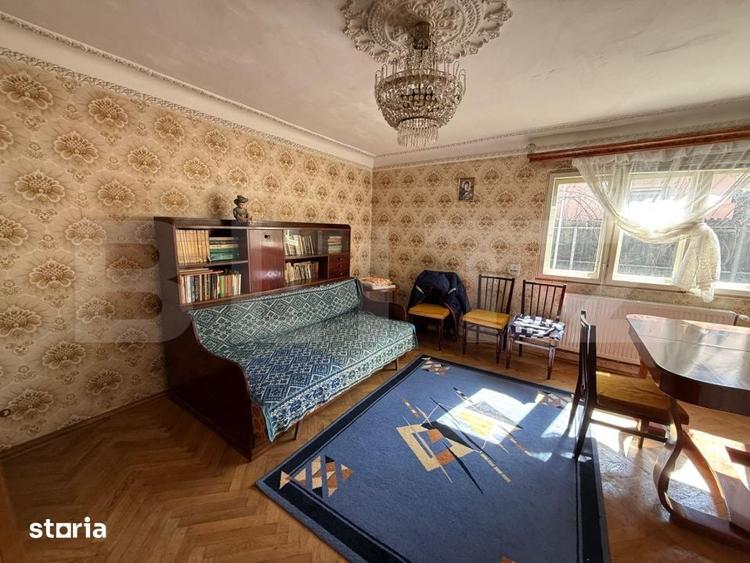 Casă cu 3 camere cu Teren 2800 Mp în Central