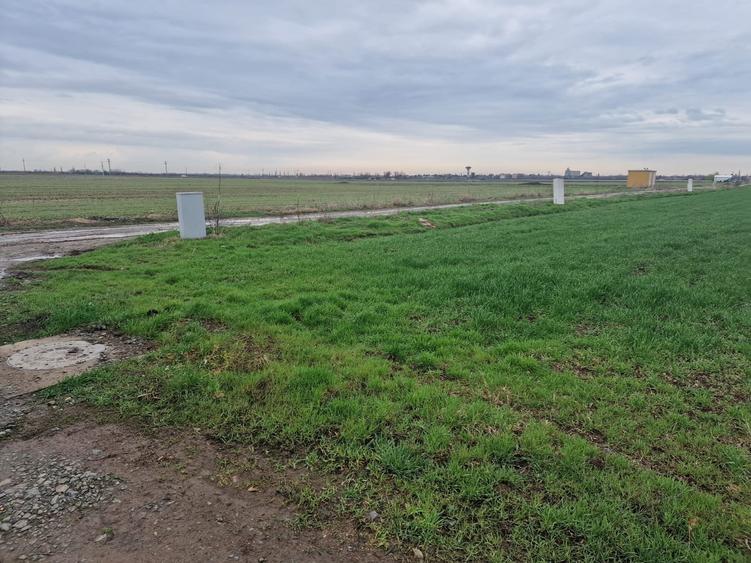 Teren Construcții intravilan de 1000 mp, în Exterior Est