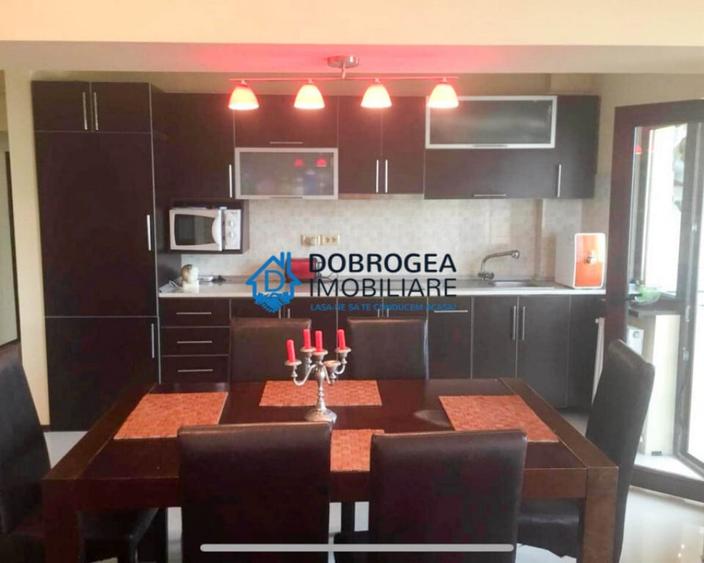 Apartament cu 3 camere decomandat în Păcii