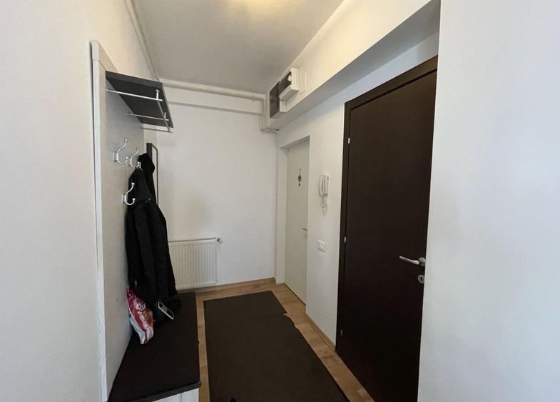 Apartament cu 2 camere semidecomandat, mobilat în Dacia