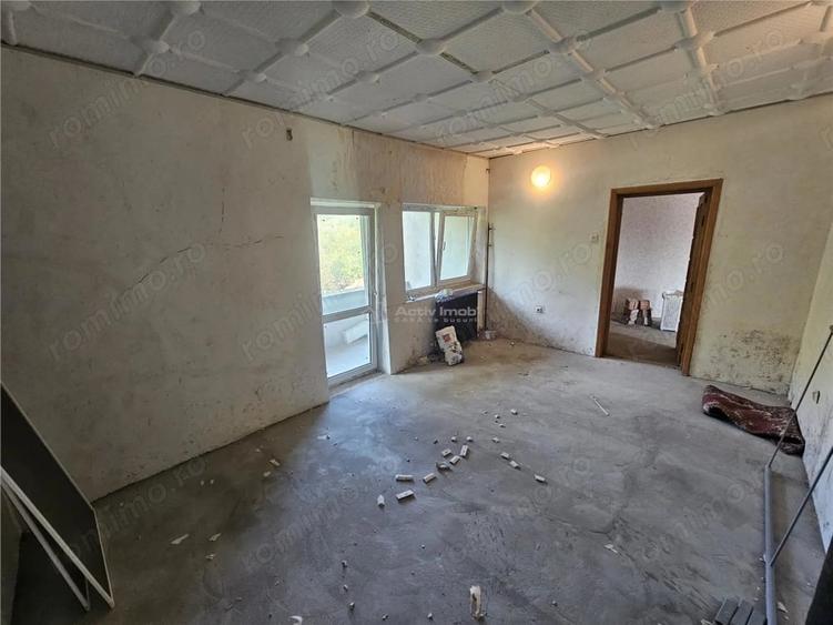 Apartament cu 4 camere decomandat în Calea Timișoarei