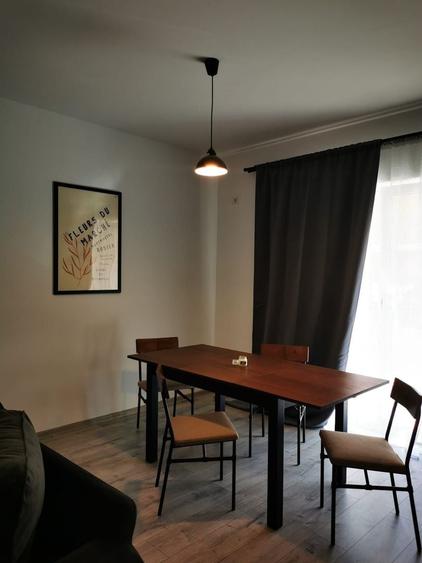 Apartament cu 2 camere semidecomandat, mobilat în Giroc