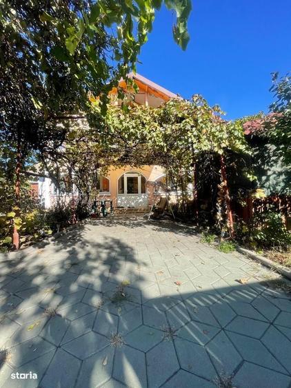 Casă cu 4 camere în Bariera Vâlcii