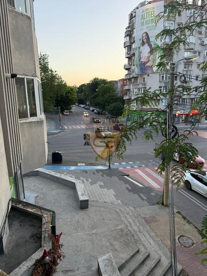 Apartament cu 3 camere decomandat, mobilat în Tomis II