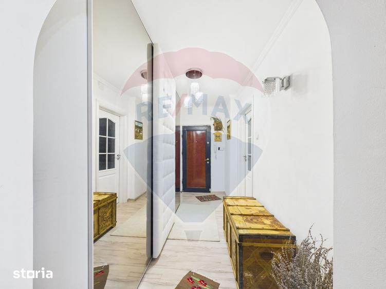 Apartament cu 4 camere de vanzare, Centrala proprie, 13 Septembrie - 2