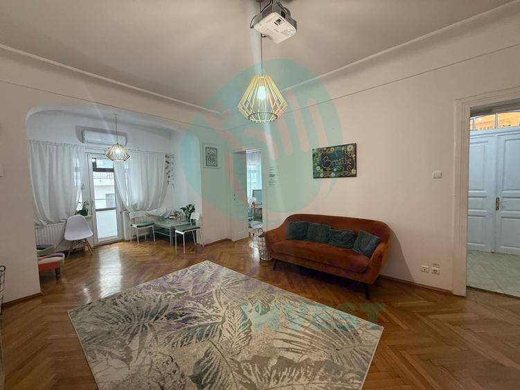 Apartament cu 5 camere semidecomandat în Armeneasca