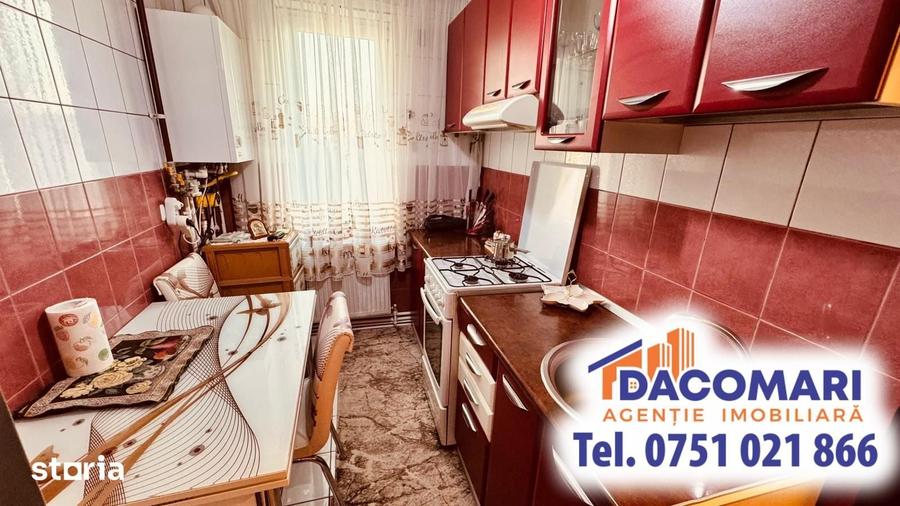 Apartament cu 2 camere decomandat în Micro 17