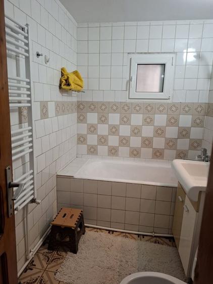 Apartament cu 2 camere decomandat în Broșteni