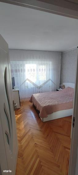 Apartament cu 3 camere decomandat în Dacia