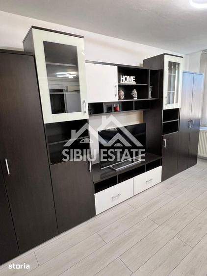 Apartament cu 3 camere, mobilat în Vasile Aaron