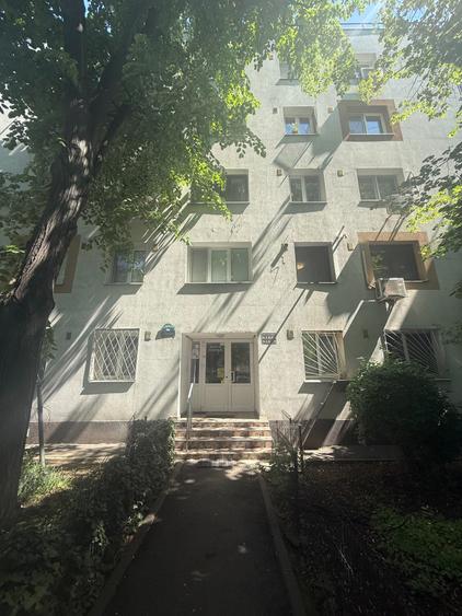 Apartament cu 3 camere decomandat în Domenii