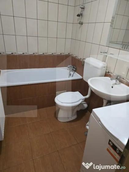 Garsonieră decomandată în Soarelui
