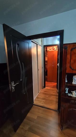 Apartament cu 3 camere semidecomandat, mobilat în Central