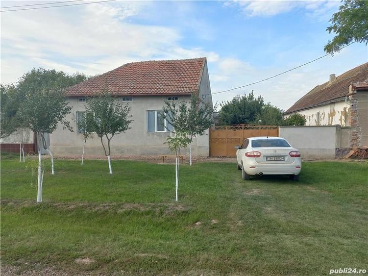 Casa 3 camere , baie , incalzire calorifere Gaiul Mic