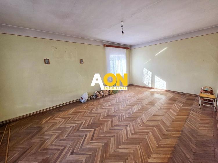 Casă individuală cu 4 camere cu Canalizare în Cetate
