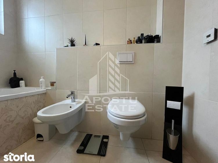 Apartament cu 2 camere semidecomandat, mobilat în Soarelui