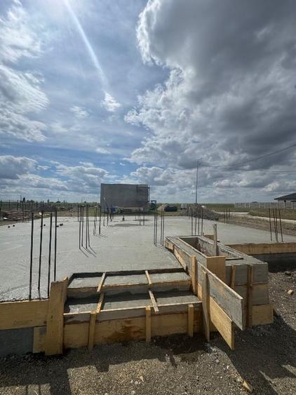 Casă individuală cu 3 camere cu Canalizare în Sânmihaiu Român