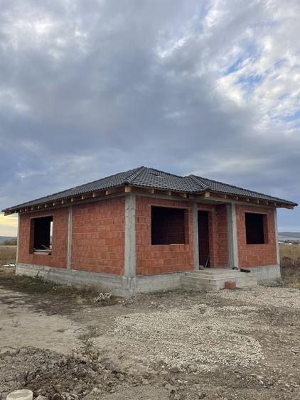 Casă cu 3 camere în Oșorhei