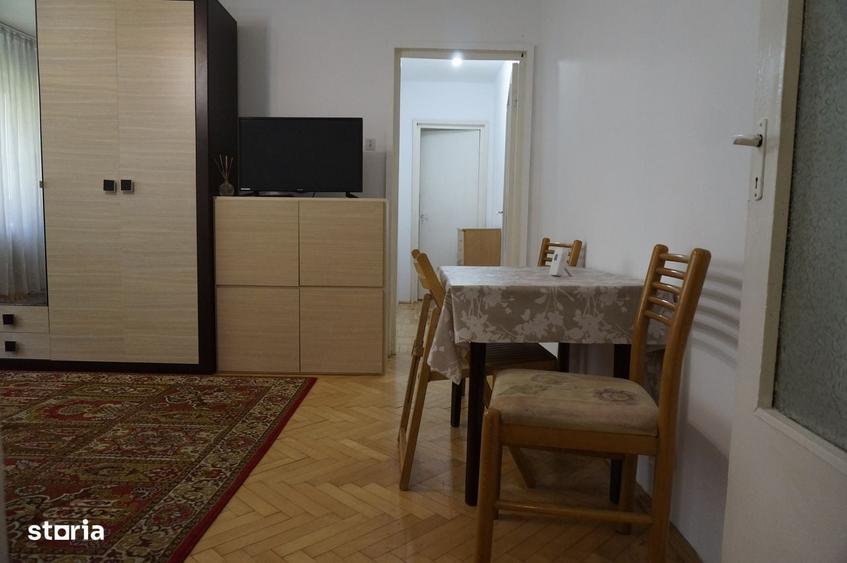 Apartament cu 3 camere semidecomandat în Exterior Vest
