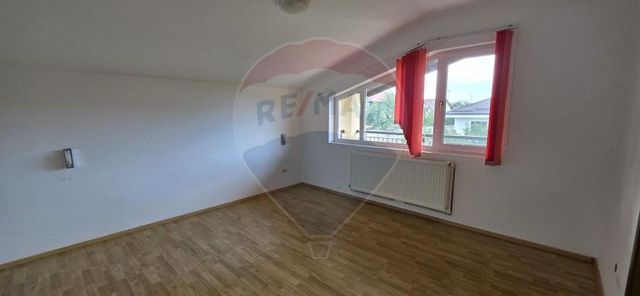 Casă individuală cu 4 camere cu Teren 445 Mp în Valea Voievozilor