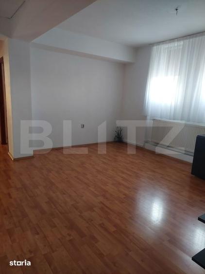 Apartament cu 4 camere în 9 Mai