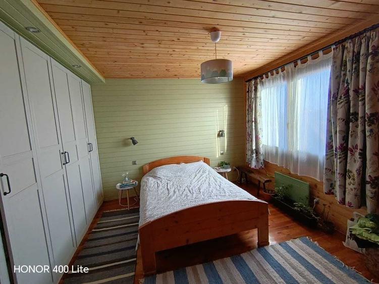 Casă cu 3 camere în Curteni