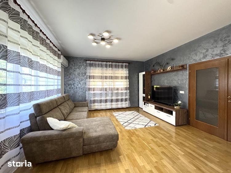 Casă cu 5 camere cu Teren 600 Mp în Lunei