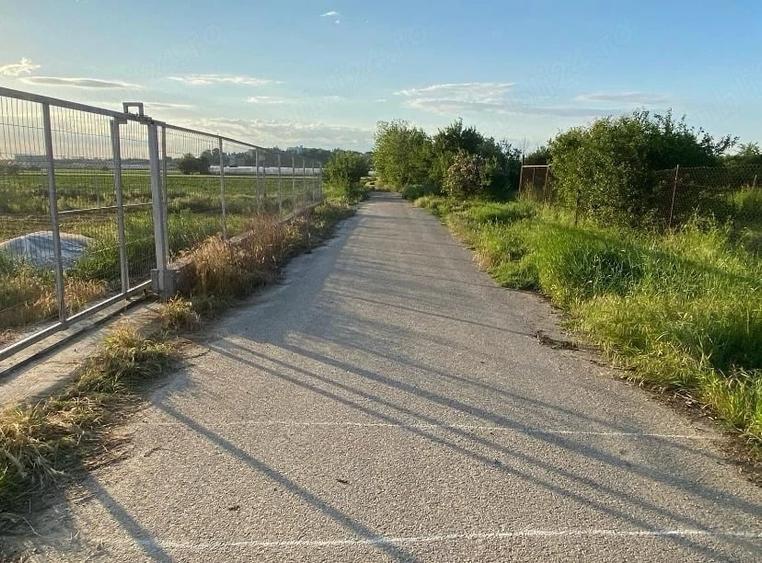 Teren de 3800 mp, în Grădiștea