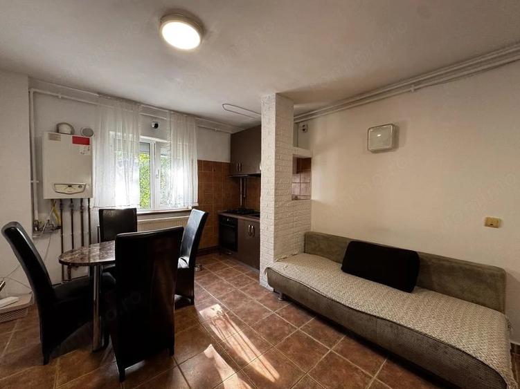 Apartament cu 2 camere semidecomandat în Girocului