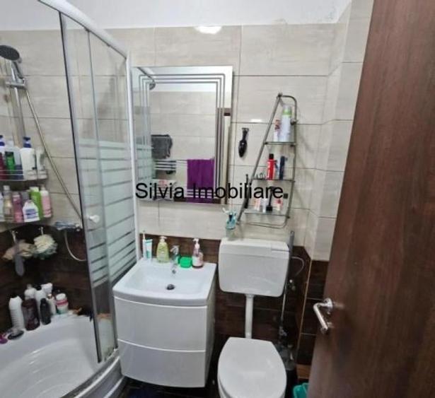 Apartament cu 3 camere în Berceni