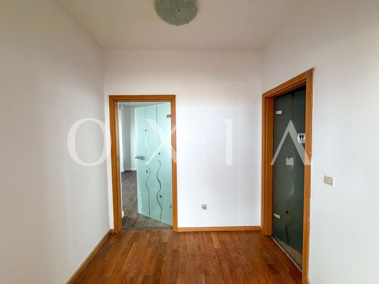 Apartament cu 5 camere decomandat în Complex Studențesc