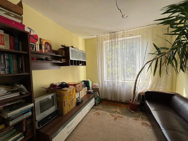 Apartament cu 2 camere decomandat în Teilor