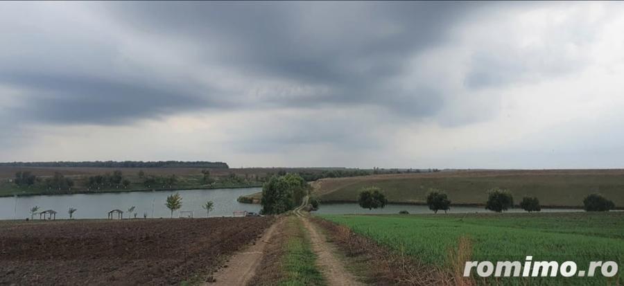 Teren de 27500 mp, în Belciugatele