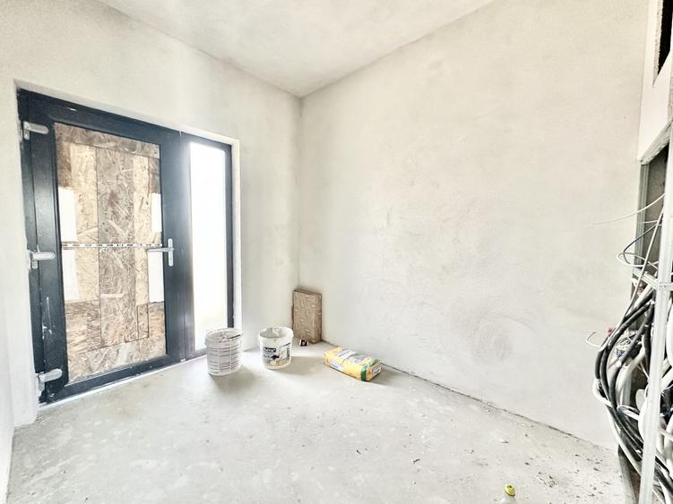 Duplex cu 4 camere cu Canalizare în Moșnița Nouă